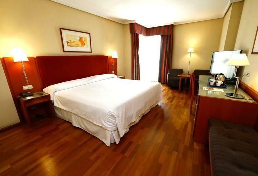 בית מלון כפרי Travelodge Madrid Coslada Airport