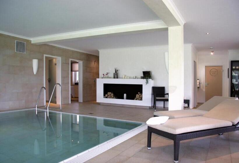 ホテル Und Spa Lundenbergsand