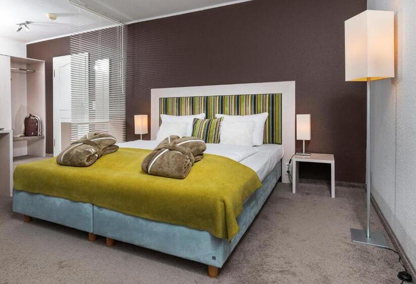 ホテル Und Spa Lundenbergsand