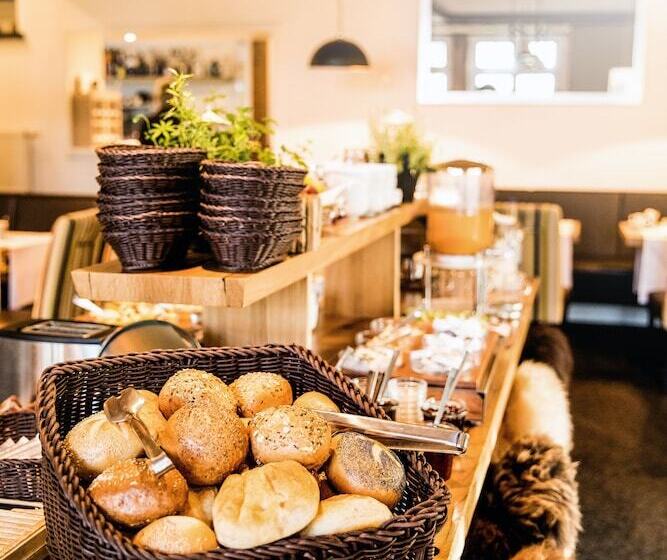 ホテル Und Spa Lundenbergsand