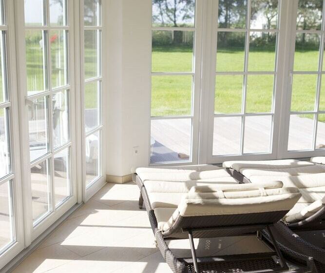 ホテル Und Spa Lundenbergsand