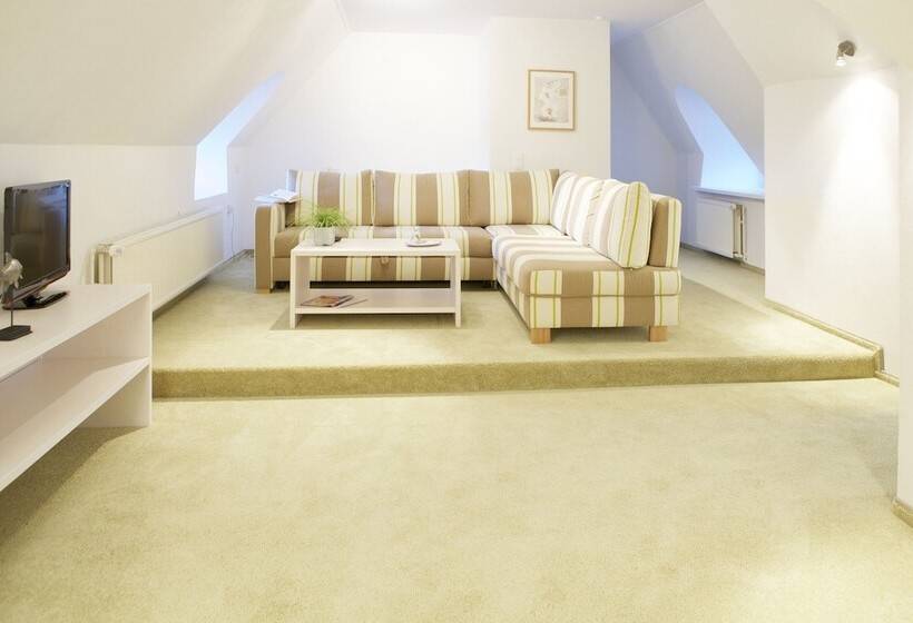 ホテル Und Spa Lundenbergsand