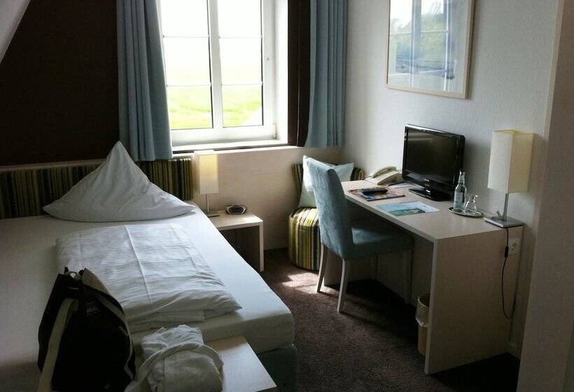 ホテル Und Spa Lundenbergsand