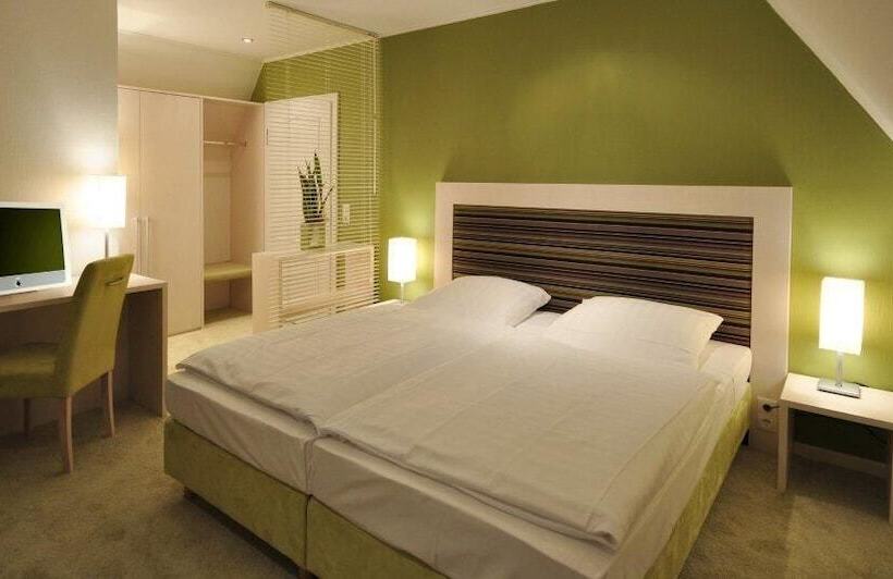 ホテル Und Spa Lundenbergsand