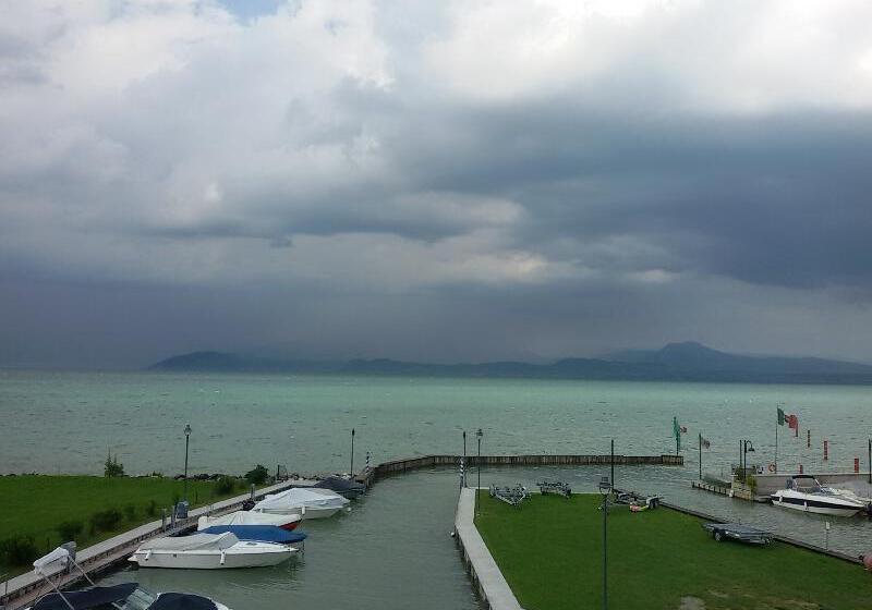 Yachting Hotel Mistral