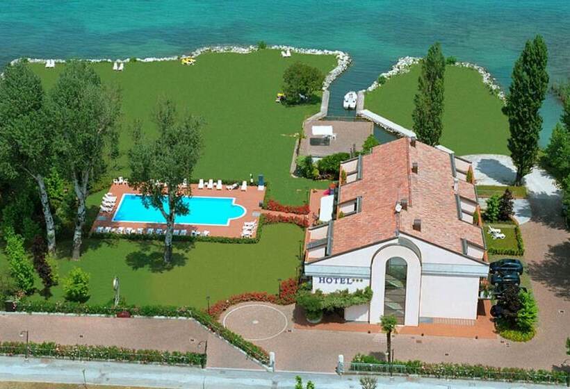 Yachting Hotel Mistral