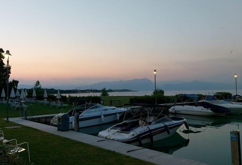 Yachting Hotel Mistral