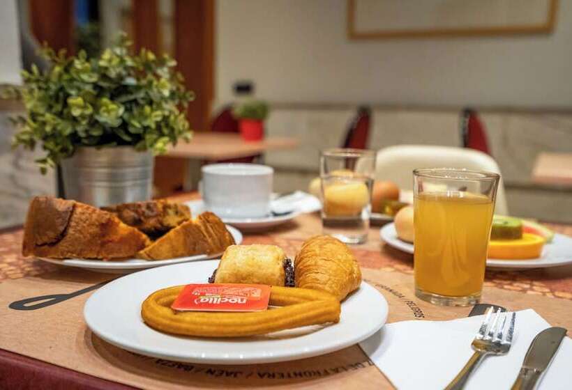 هتل Yit Conquista De Toledo