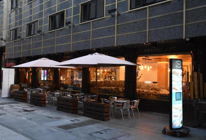 فندق YOMO Eureka