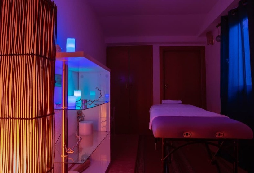 فندق YOMO Eureka