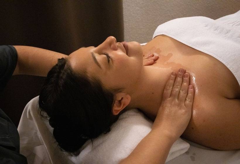 فندق YOMO Eureka