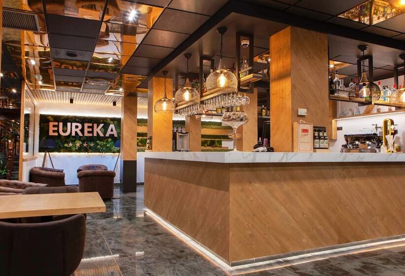 فندق YOMO Eureka