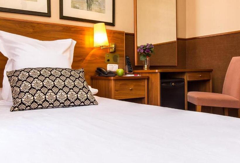 Leonardo Hotel Granada