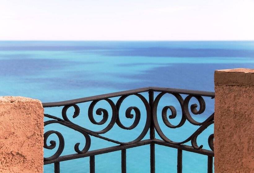 Occidental Pueblo Acantilado