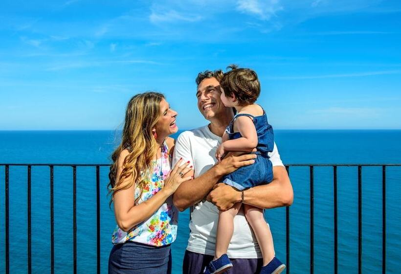 Occidental Pueblo Acantilado