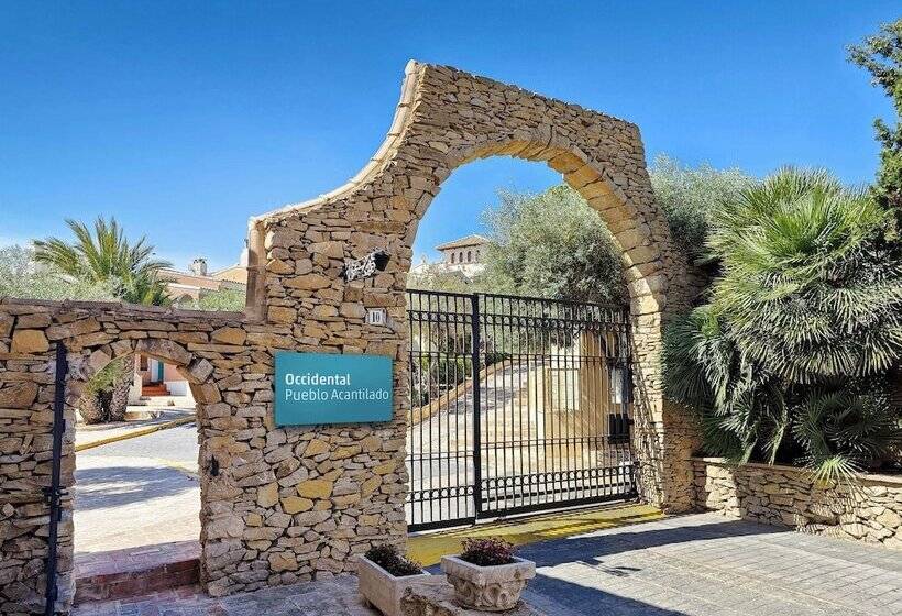 Occidental Pueblo Acantilado