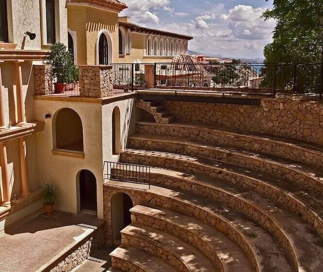 Occidental Pueblo Acantilado