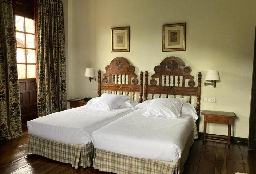 Parador De Santillana Gil Blas