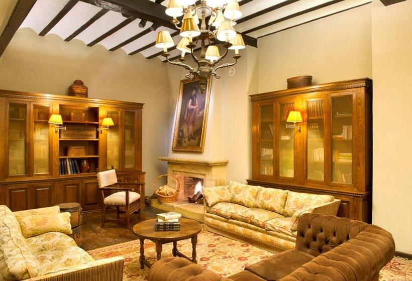 Parador De Santillana Gil Blas