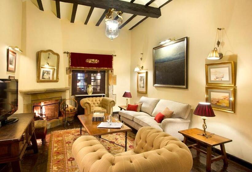 Parador De Santillana Gil Blas