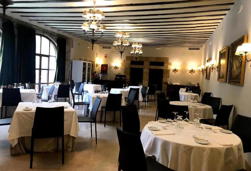 Parador De Santillana Gil Blas