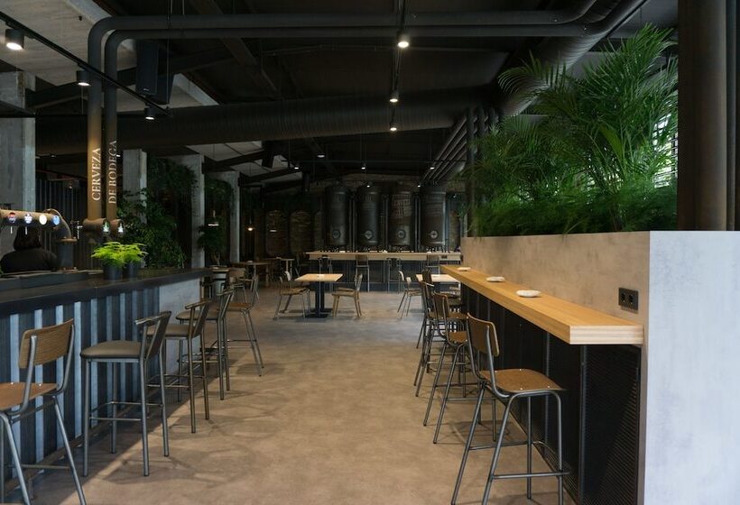 Albergue Monte do Gozo