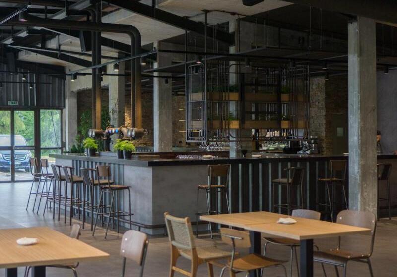 Albergue Monte do Gozo