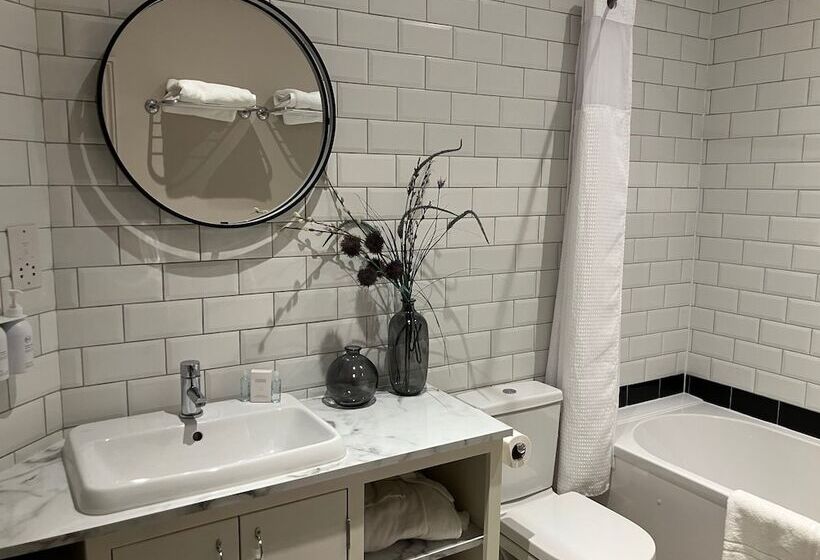 Washington Central Hotel And Sleepwell Inn