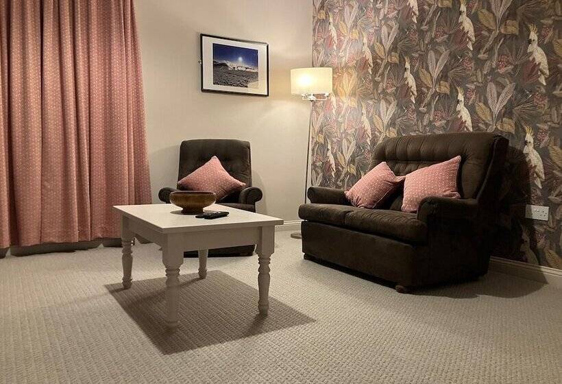 Washington Central Hotel And Sleepwell Inn