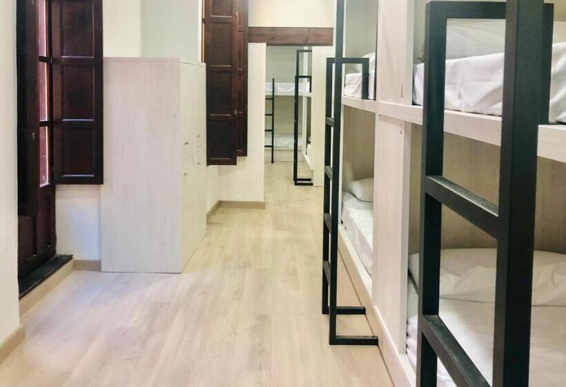 Quartier Leon Hostel Barrio Húmedo