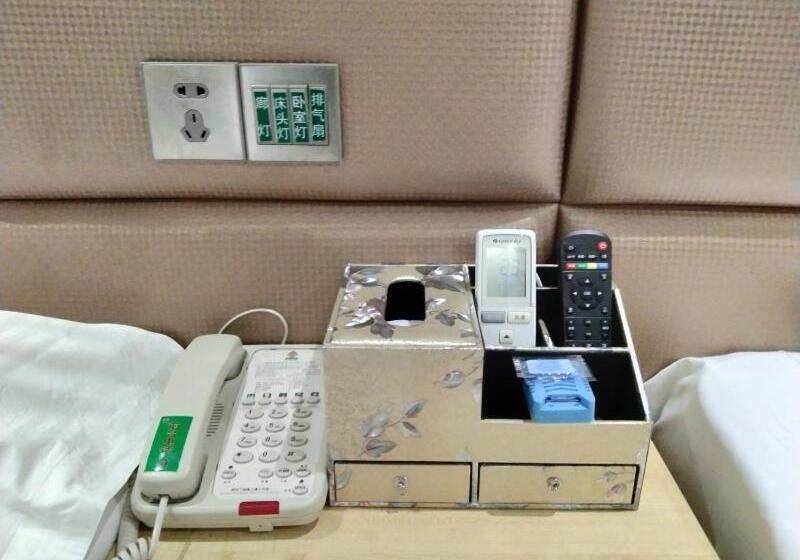 Hotel Greentree Alliance Xinyang Pingqiao District Nanjing Road Dongyang