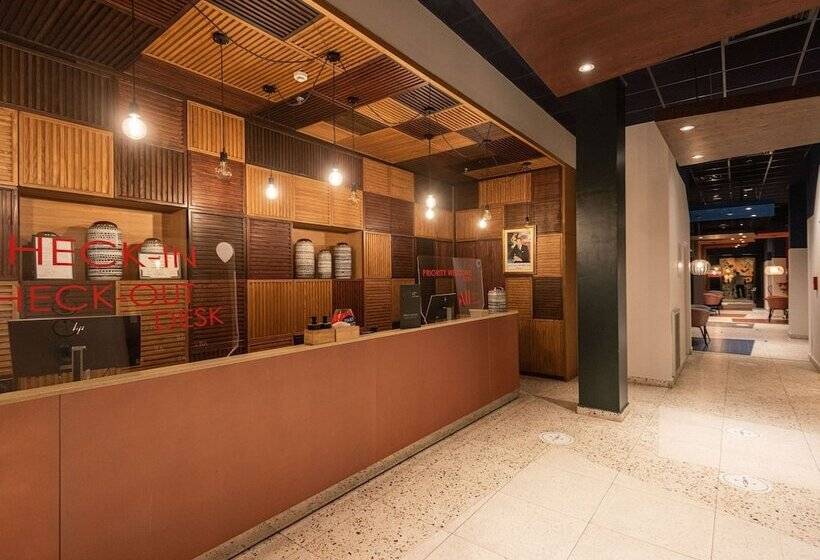 هتل Ibis Abdelmoumen Casa Centre