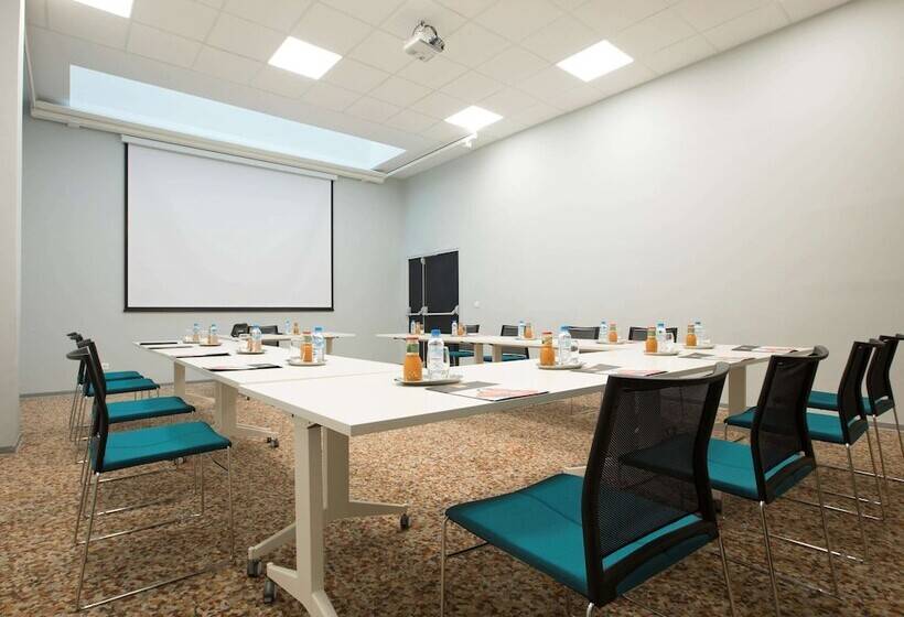 هتل Ibis Abdelmoumen Casa Centre