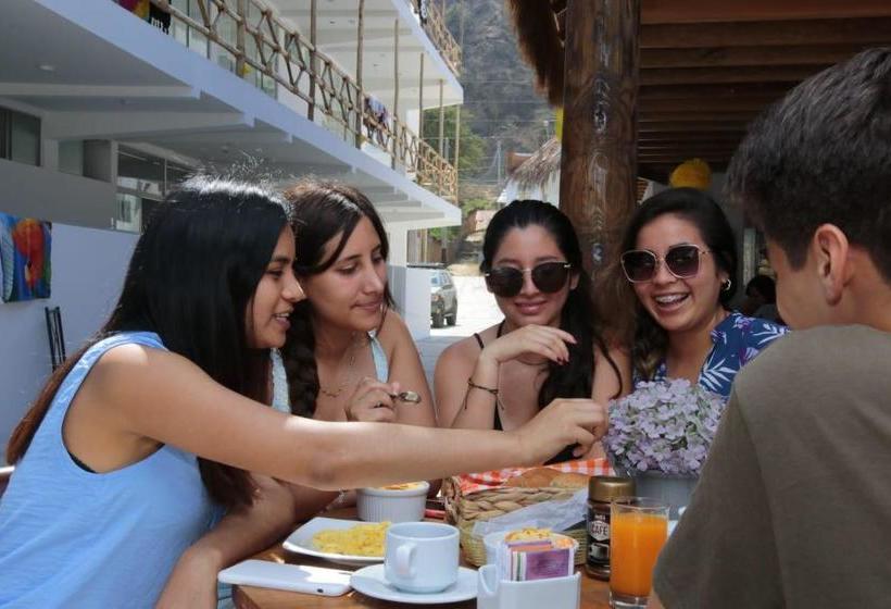 فندق Quitumbe Sea Lodge   Zorritos