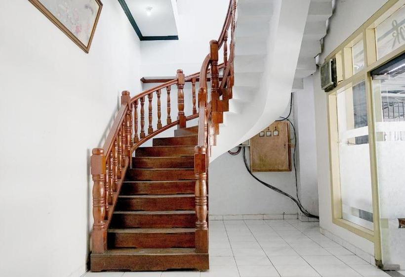 בית מלון כפרי Spot On 2186 Pondok Mahkota