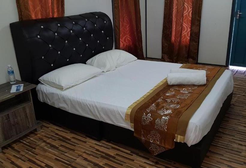 בית מלון כפרי Spot On 90012 Cerana Villa Resort & Medan Ikan Bakar