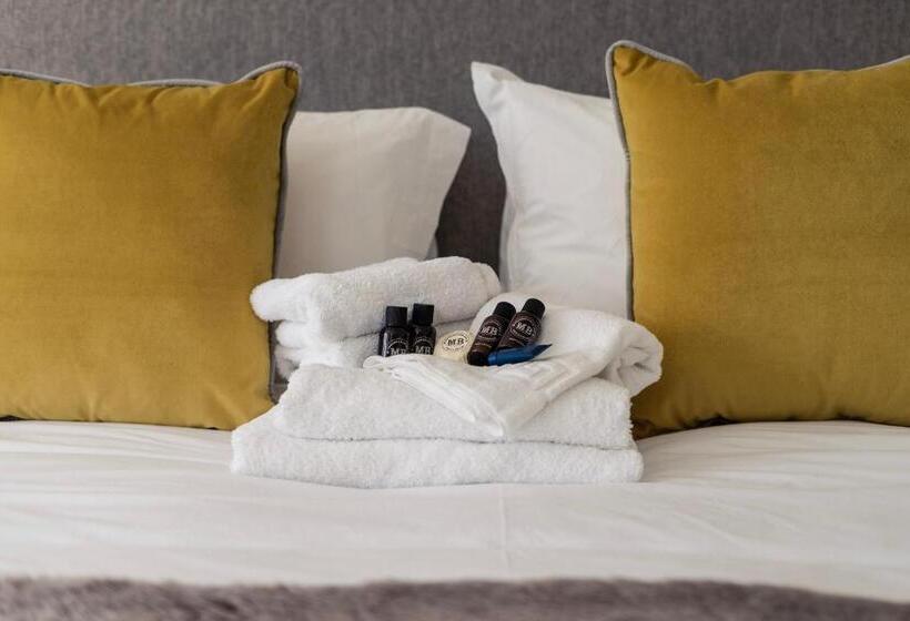 Sweeney Apartments & Rooms