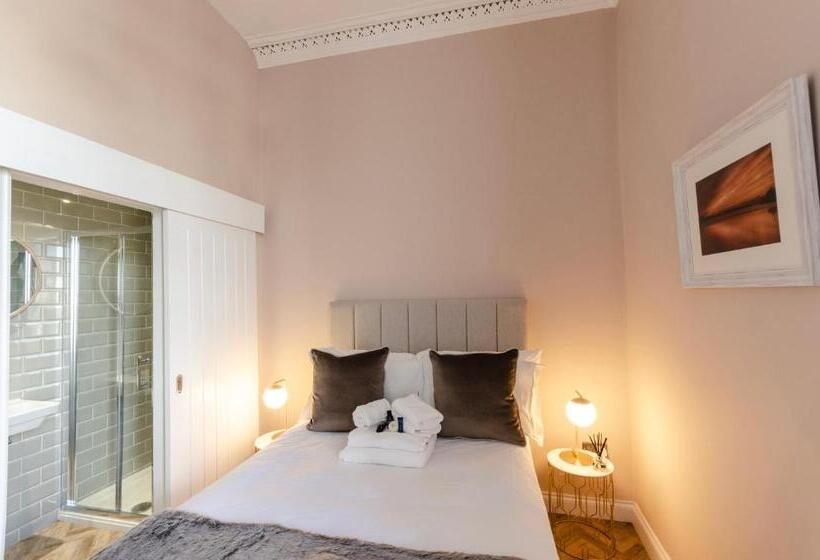 Sweeney Apartments & Rooms