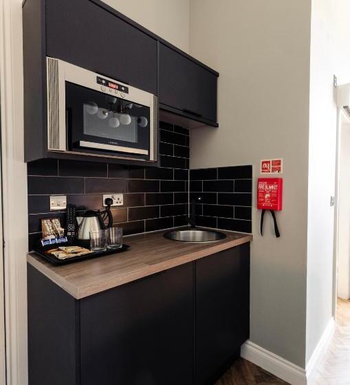 Sweeney Apartments & Rooms