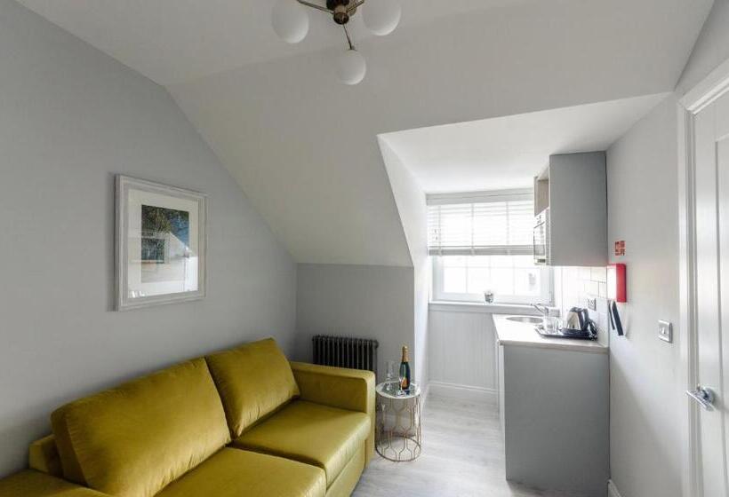 Sweeney Apartments & Rooms