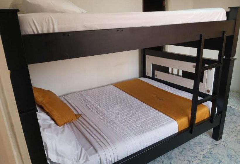 호스텔 La Villa De Montenegro