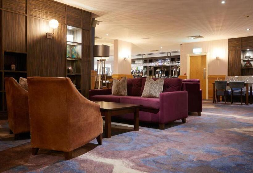 فندق Burntwood Court