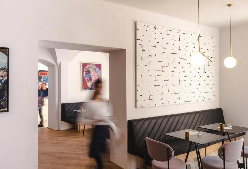 Kai 36 Hotel Zwischen Fels Und Fluss