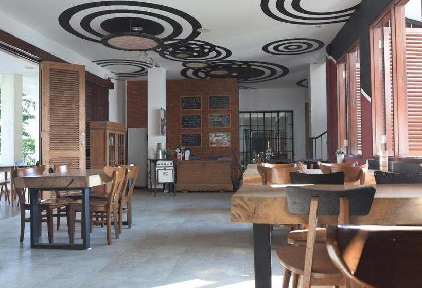 ペンション Mom's Corner