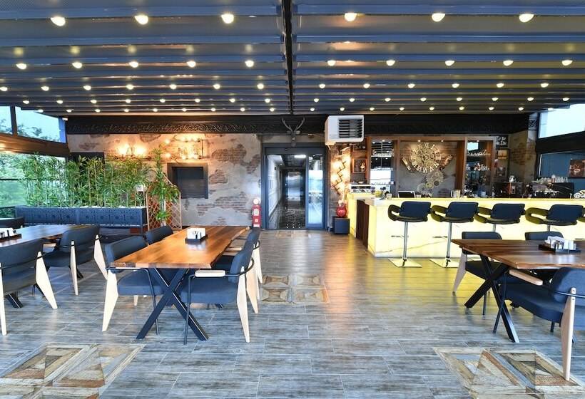 호텔 D Lux Bouti̇que