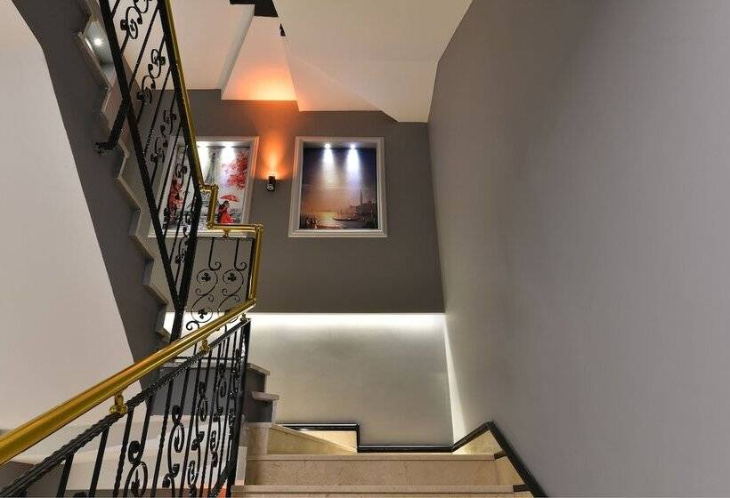 호텔 D Lux Bouti̇que