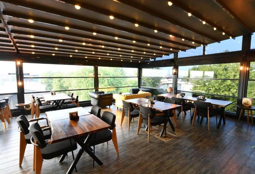 호텔 D Lux Bouti̇que