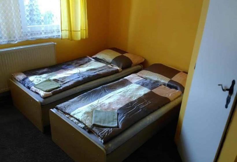 Отель Modrá Hvězda Sadská