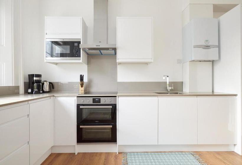 Sonder At Inverness Mews, Baywater