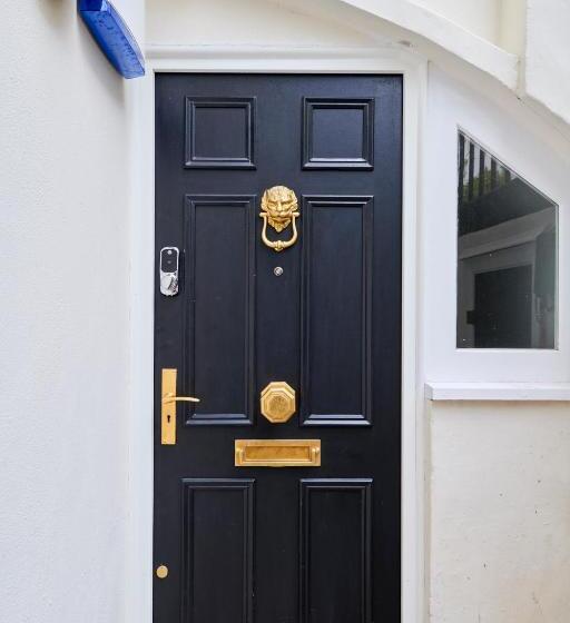 Sonder Kensington Town House